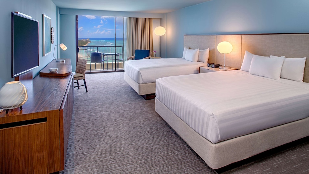 Room, 2 Queen Beds, Oceanfront (Diamond Head) - Photo 1