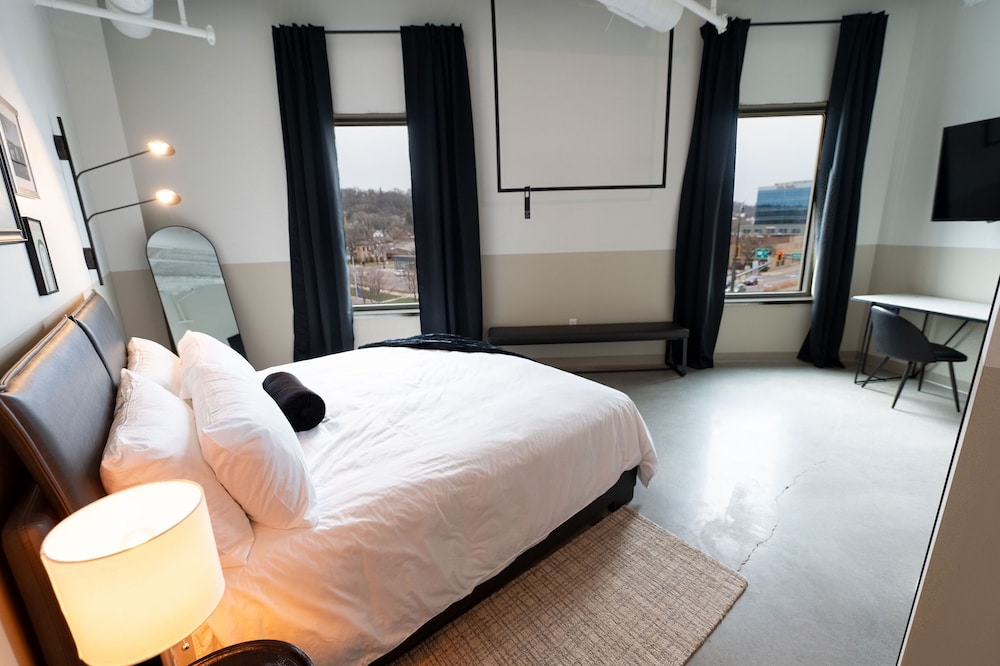 Business Room, 1 King Bed photo 1