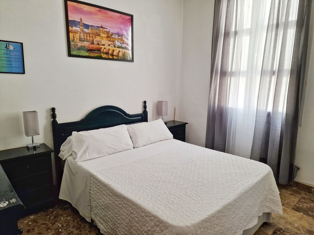 Habitación Doble Económica, Baño Compartido (1)