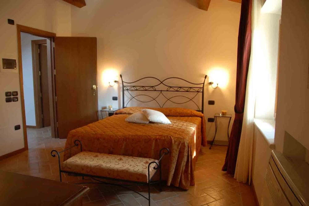 Classic Double or Twin Room photo 2