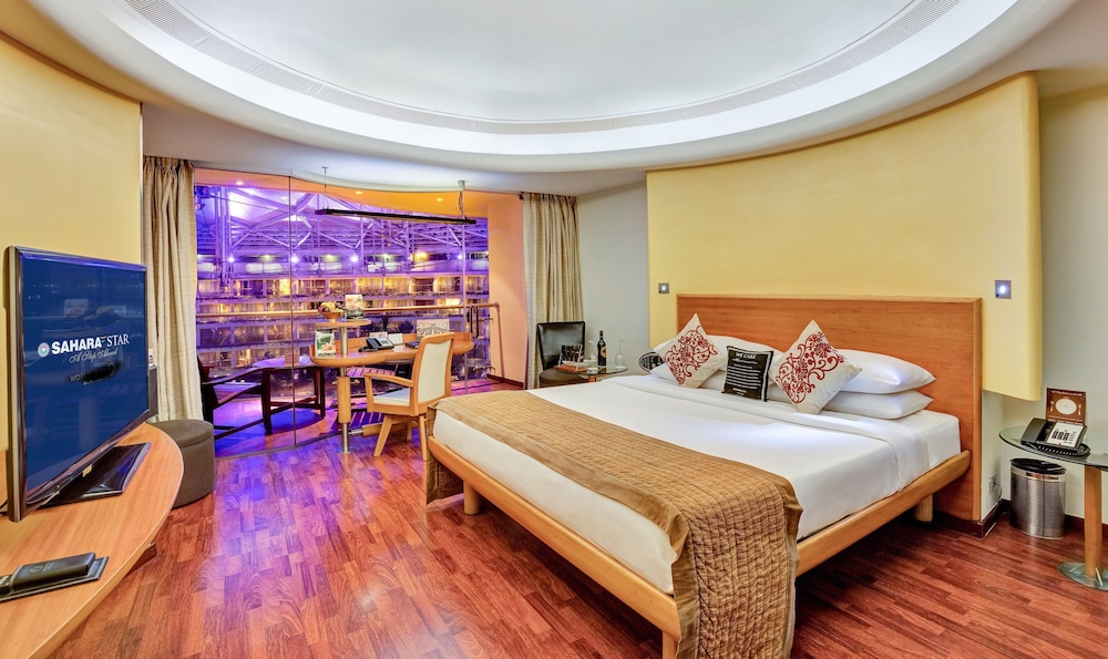 Mercury Lagoon View Room with Bath Tub and Private Balcony - King Bed photo 1