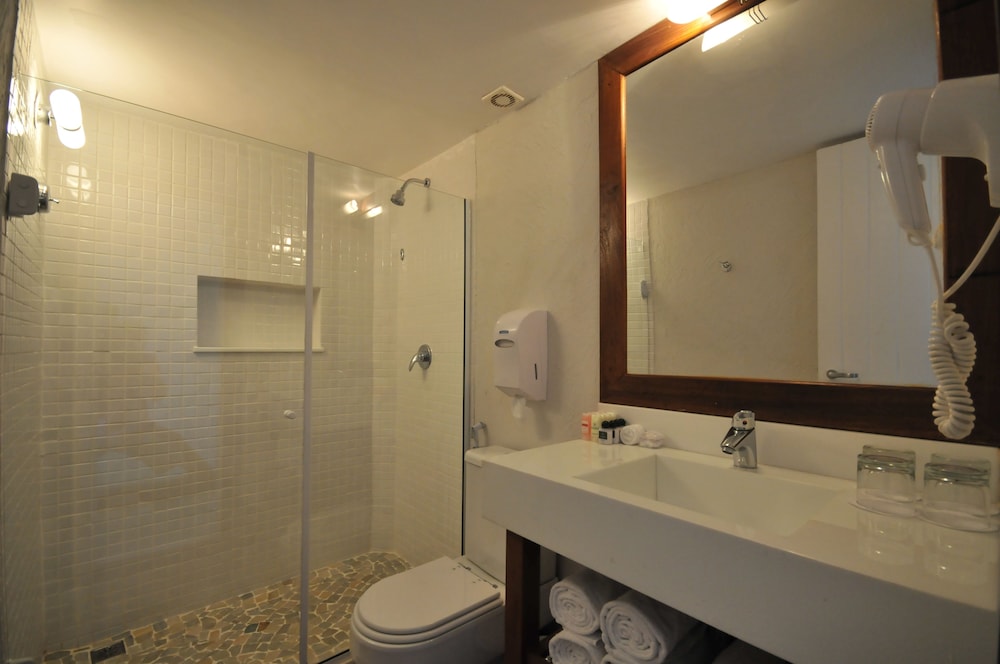 Family Quadruple Room, 1 King Bed, Mezzanine - Photo 2