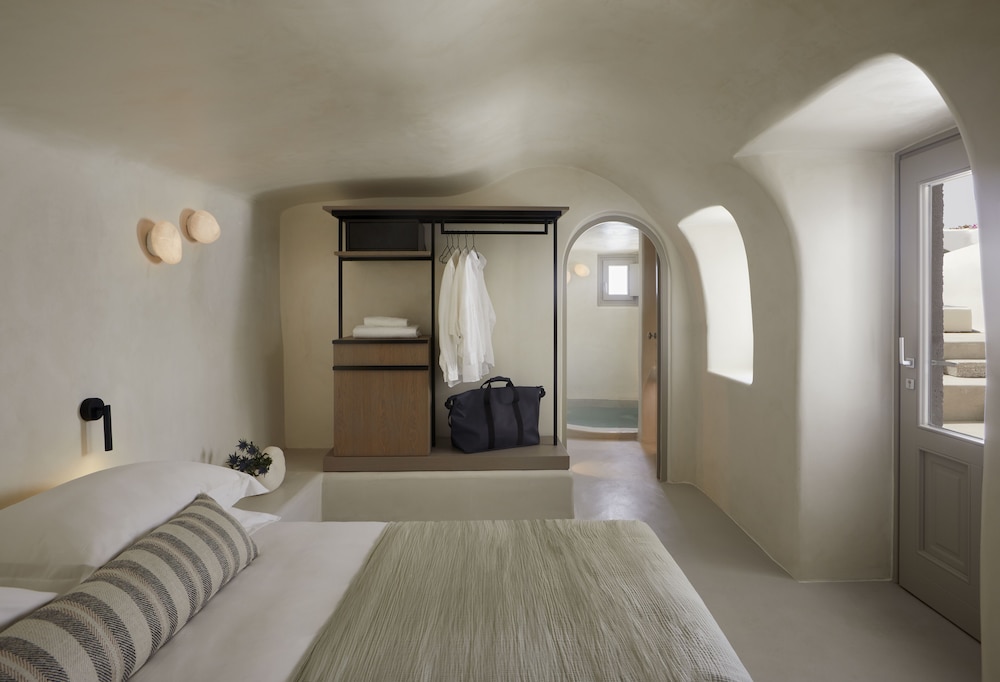 Atoles Villa with Private Pool and Caldera View - Photo 15