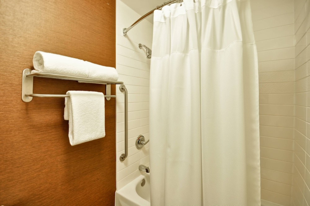 Room, 1 King Bed (Mobility/Hearing Accessible, Tub) - Photo 4