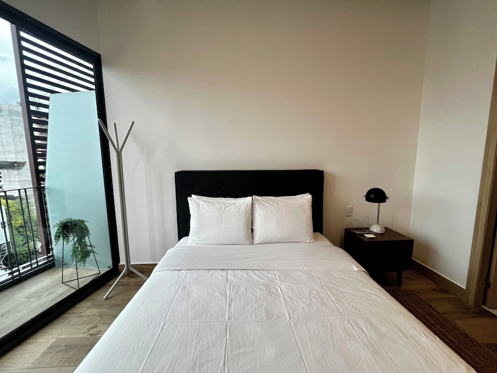 Apartment, 2 Bedrooms, Balcony (906)