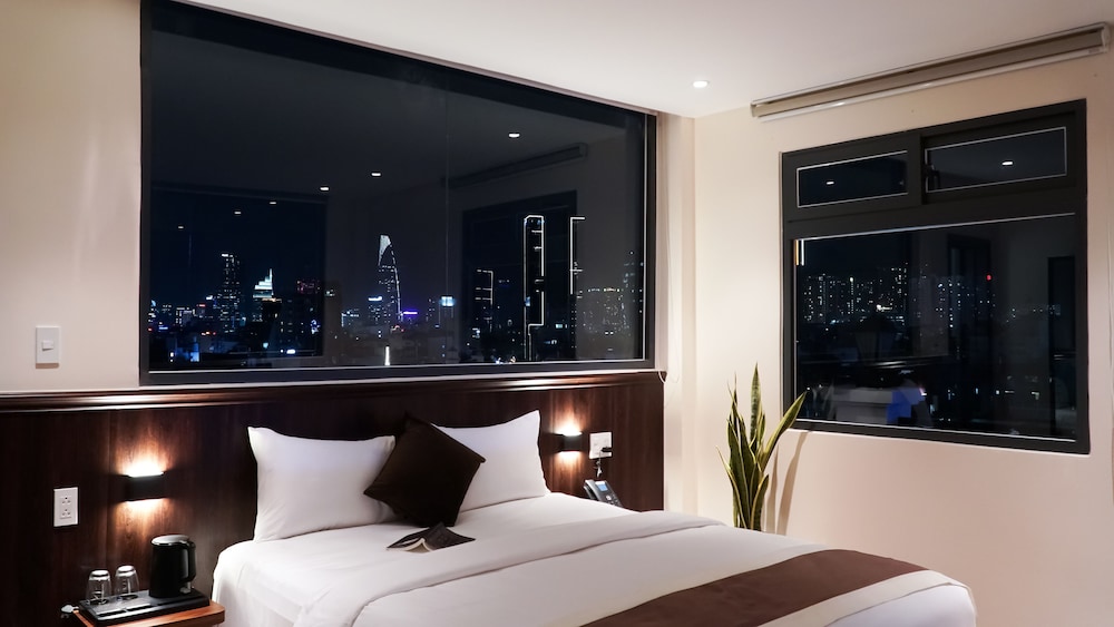 Deluxe Studio Suite