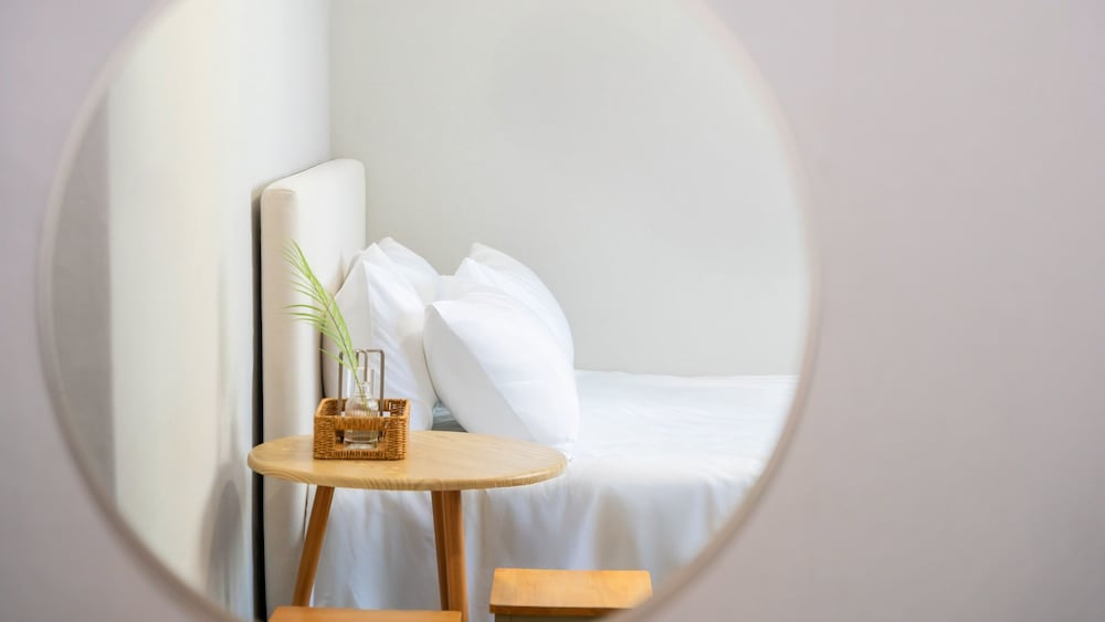 Basic Room, 1 Bedroom (Room 201 (Ocean View / Netflix)) photo 2
