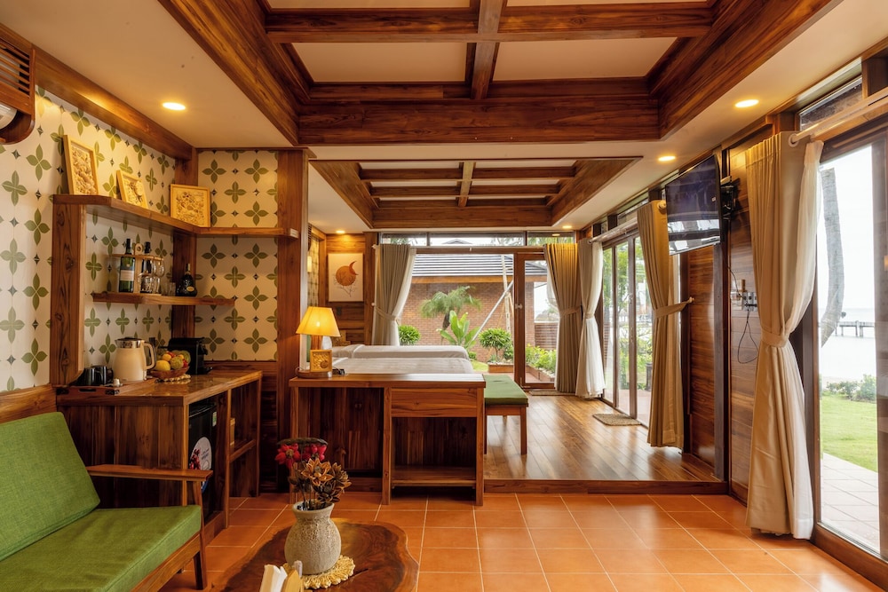 Family Suite with Ocean View