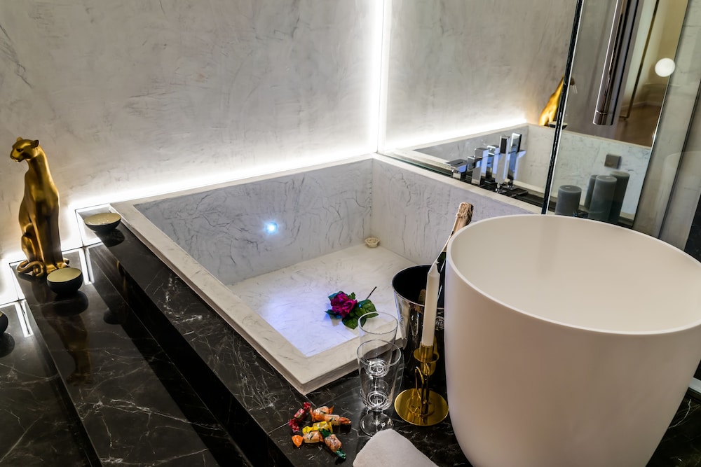 Superior Suite - Photo 3