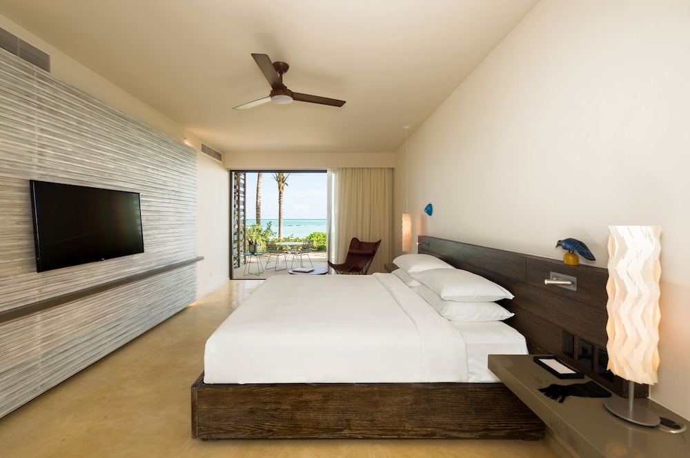 Beach Front Suite photo 2
