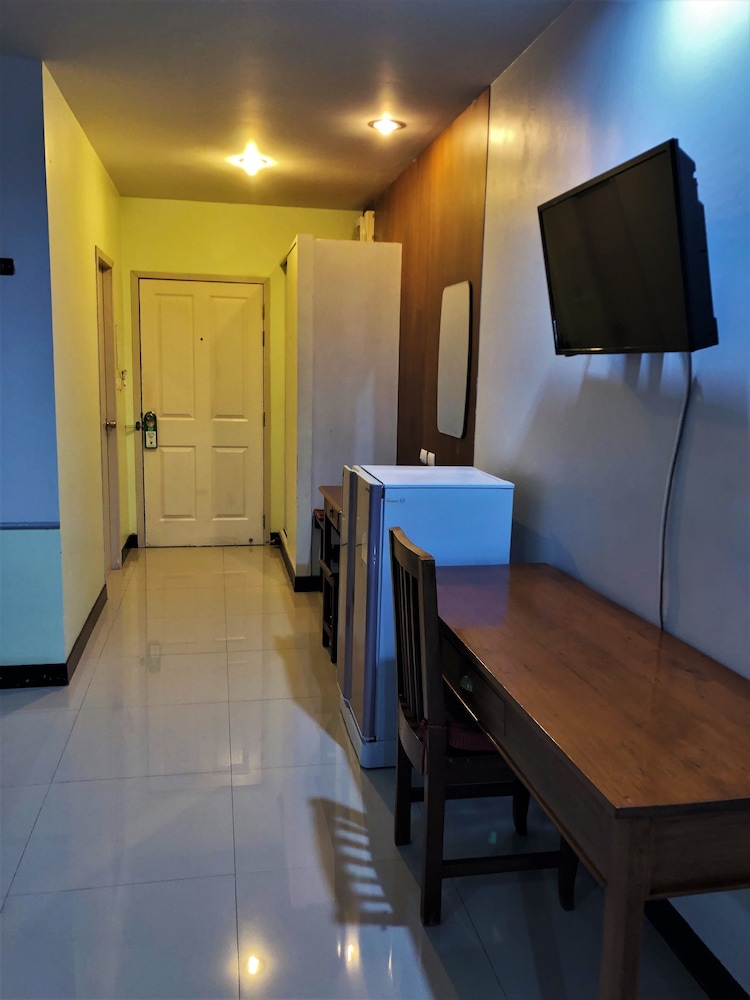 Standard Double Room with Balcony - Photo 9