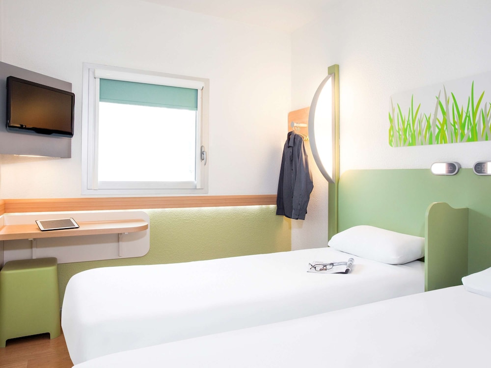 Twin Room, 2 Twin Beds - Photo 6