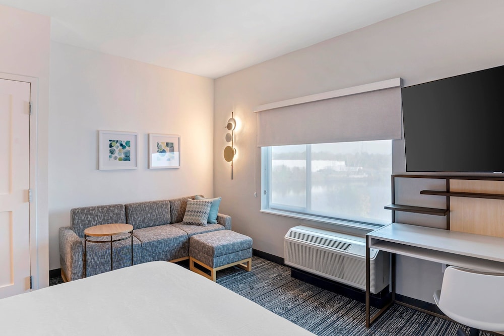 Classic Studio Suite, 1 King Bed with Sofa bed, Kitchenette - Photo 1