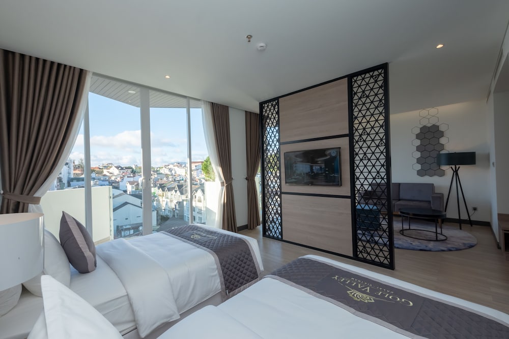 Premium Twin Room with Free Herbal Foot Bath 15 mins photo 2