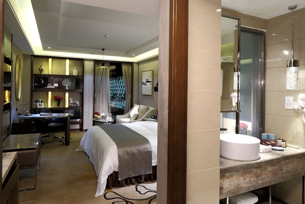 Premium Double Room, 1 King Bed, Garden View