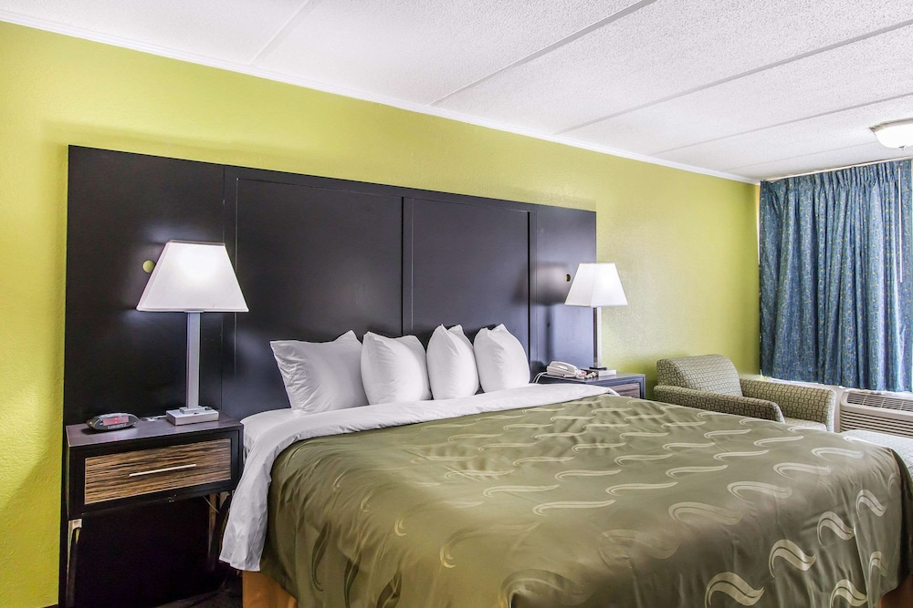 Standard Room, 1 King Bed - Photo 2