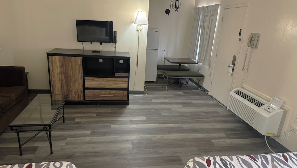 Studio Suite, 2 Queen Beds, Non Smoking, Kitchenette photo 2
