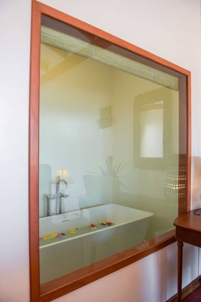 Deluxe Double with Bath - Photo 6