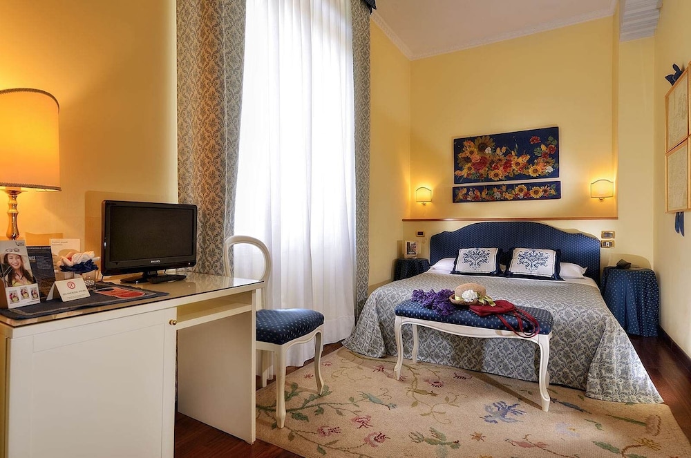 Deluxe Double or Twin Room - Photo 1