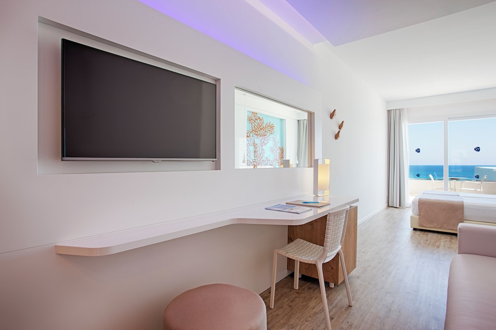 Junior Suite, Balcony, Sea View photo 3