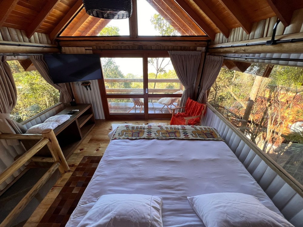 Luxury Cabin, 1 King Bed, Hot Tub, Sea View photo 1