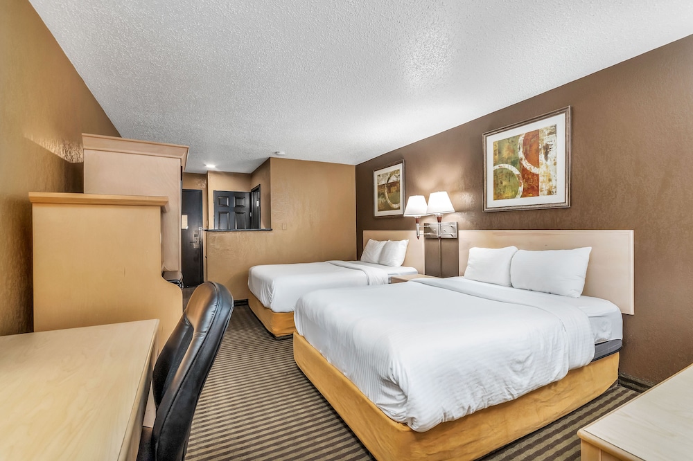 Superior Room, 2 Queen Beds, Pool Access - Photo 2
