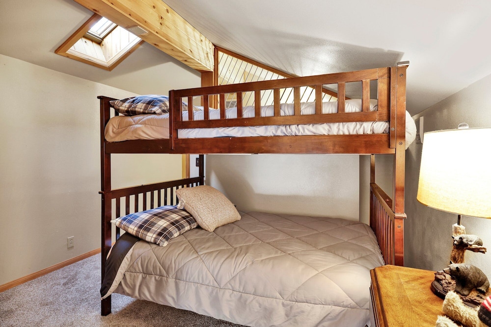 Chalet, Multiple Beds, Hot Tub, Mountain View (2533)