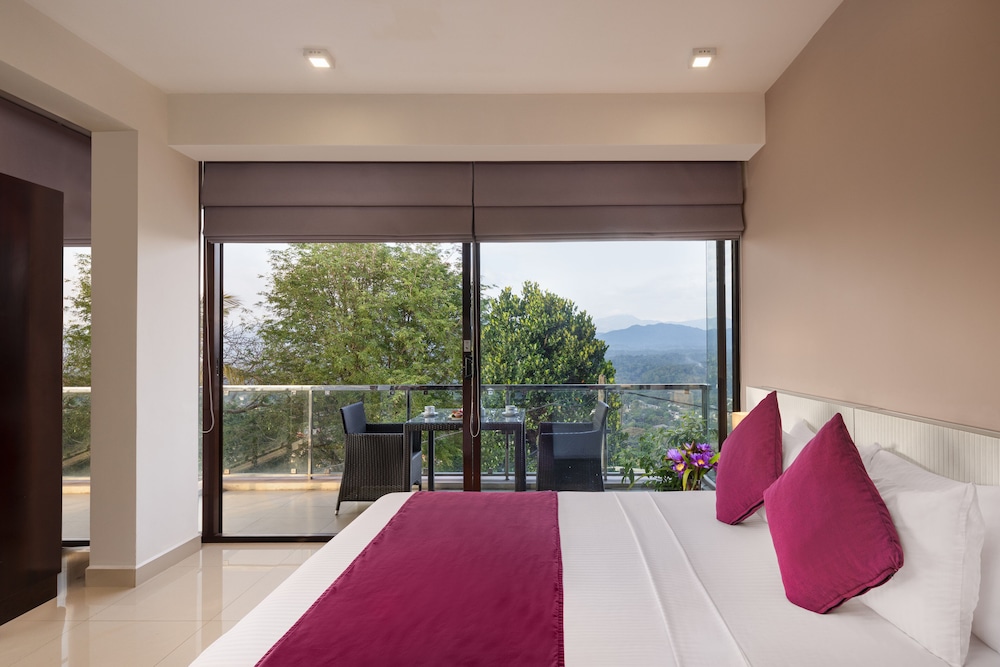 Superior Room, 1 Queen Bed photo 3