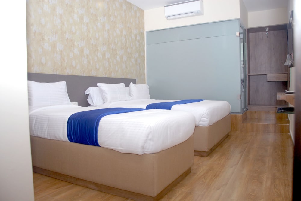 Deluxe Room - Photo 18