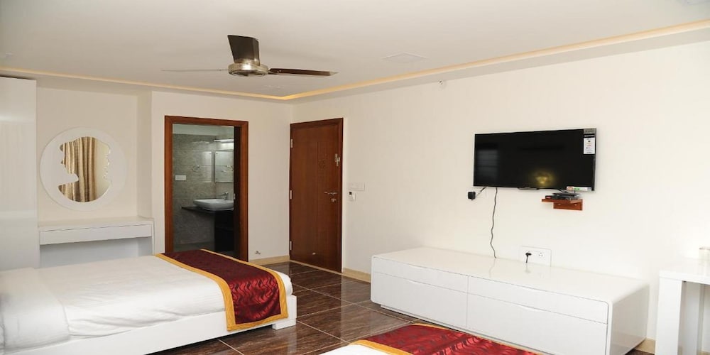 Family Room - Photo 6
