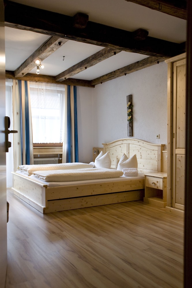 Double Room, Multiple View