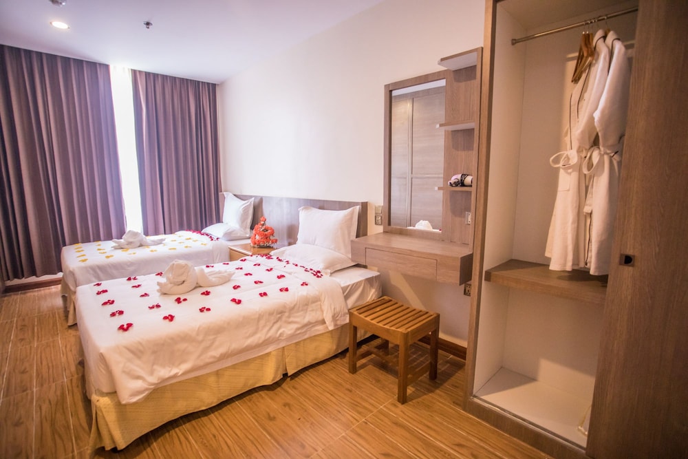 Platinum Room Twin Bed