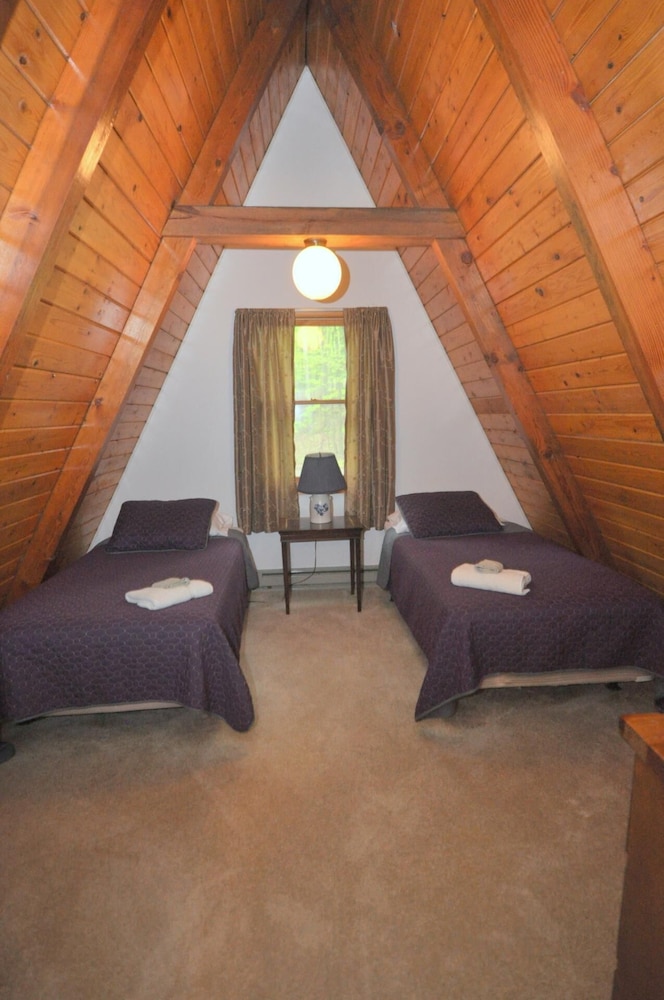 House, 1 King Bed (Cozy and Quaint) photo 1