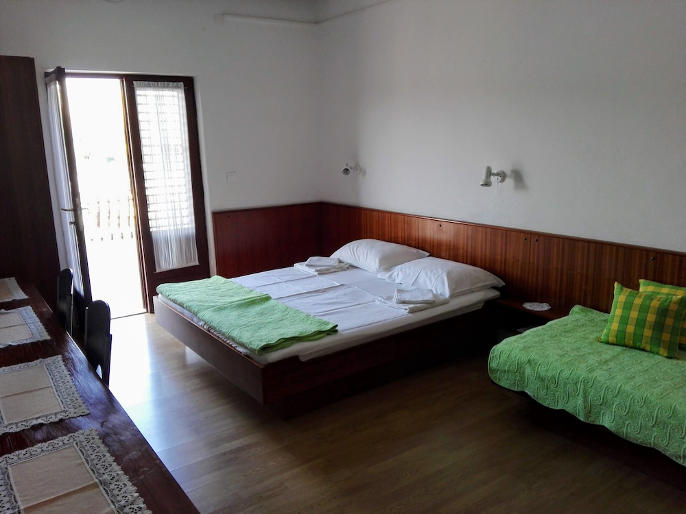 Economy Apartment (5)