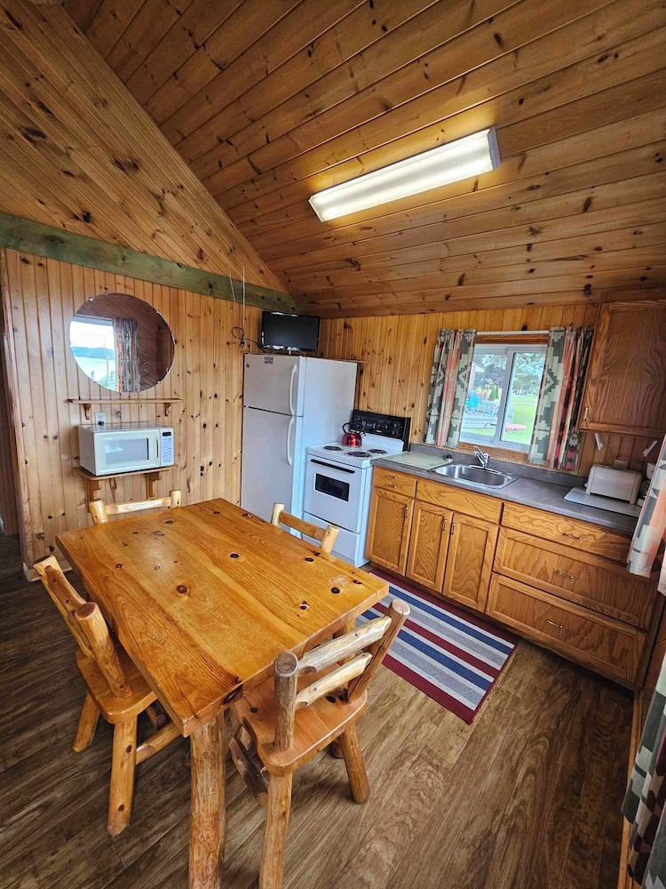 Standard Cottage, 2 Bedrooms, Partial Lake View photo 1