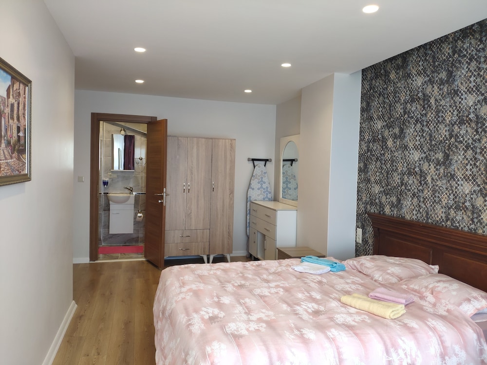 Apartment, 3 Bedrooms, Sea View photo 1