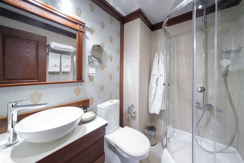 Luxury Suite photo 2