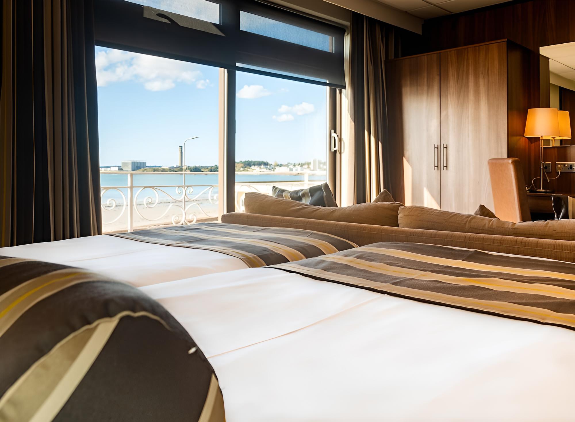 Panoramic Double or Twin Room photo 3