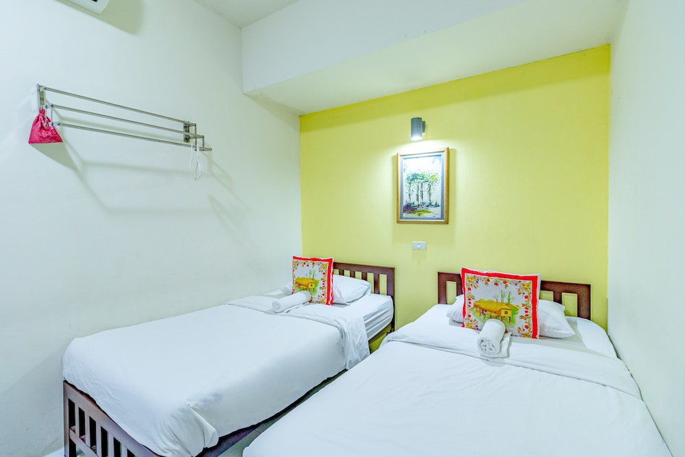 Deluxe Twin Room, Private Bathroom photo 2