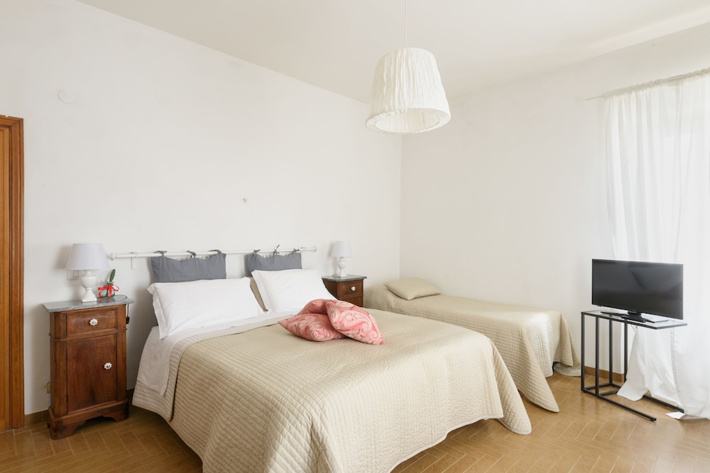 Business Townhome, 2 Bedrooms, City View photo 1