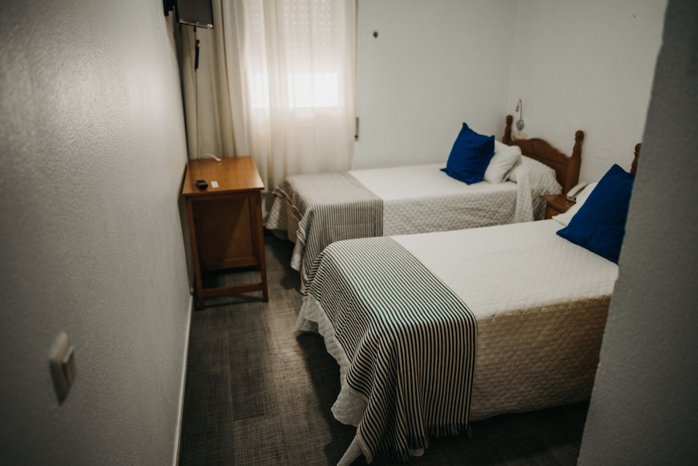 Double Room, 2 Twin Beds, Ground Floor - Photo 10