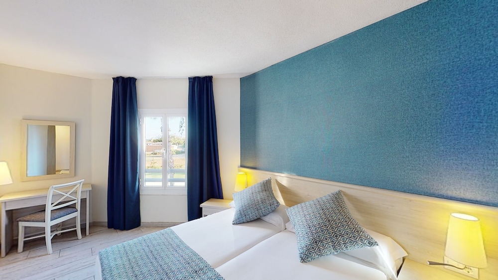 Deluxe Apartment, 1 Bedroom, Balcony - Photo 1