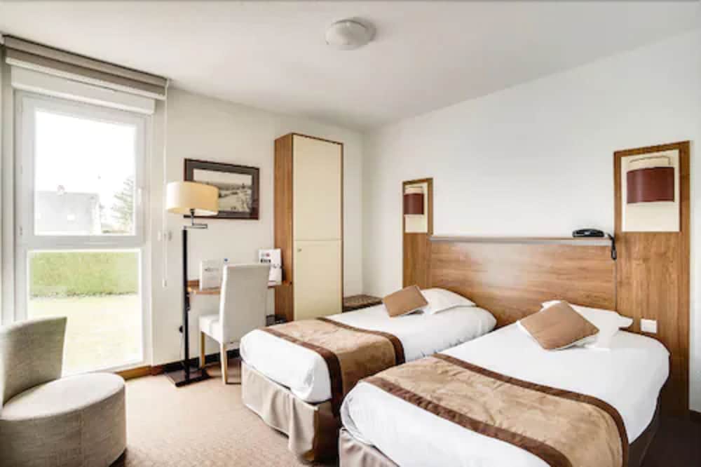 Standard Room, Multiple Beds - Photo 4