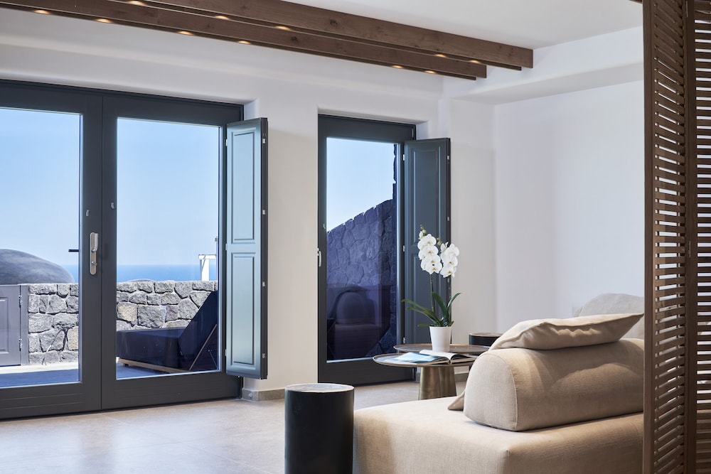 Deluxe Suite with Garden View - Photo 1