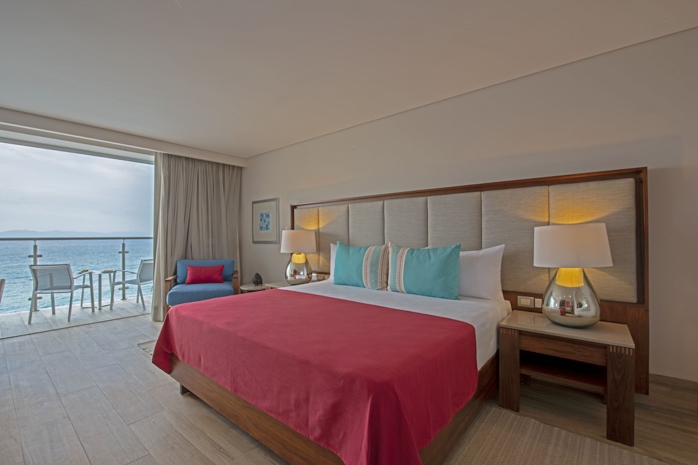 Premier Ocean Front - Photo 4