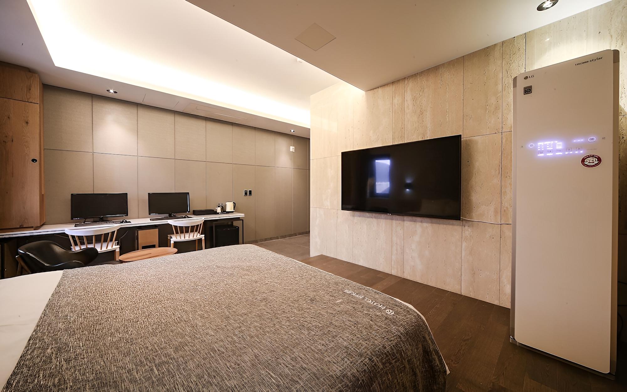 Room (Premium (styler equipped 65-inch smar) - Photo 3