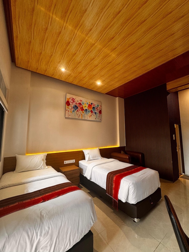 Deluxe Room, Balcony, Hill View