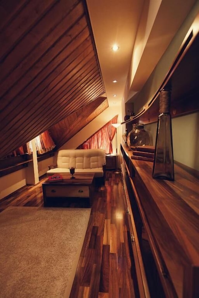 Suite - Photo 4