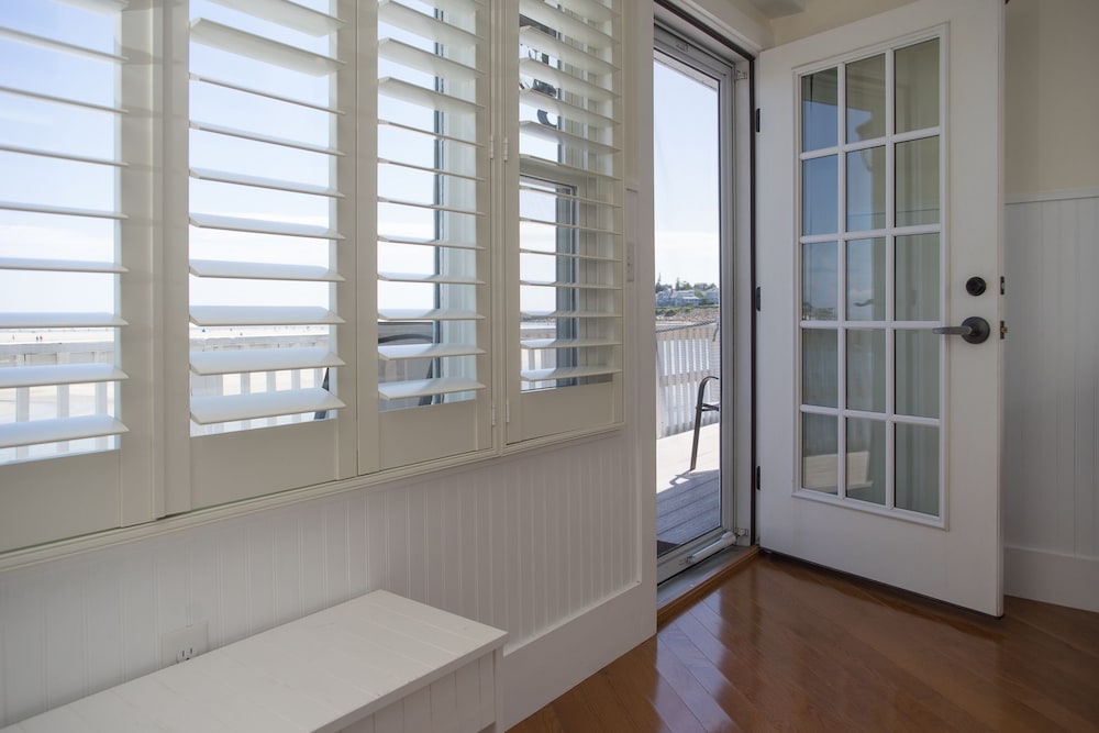 Studio, 1 King Bed, Ocean View photo 1