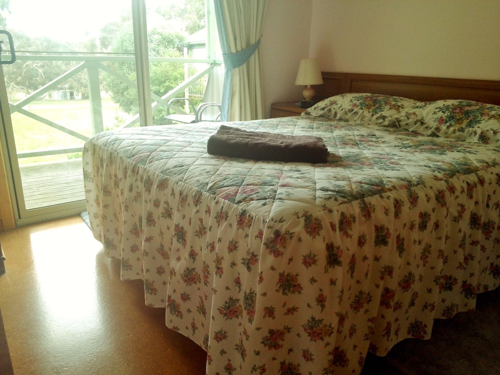 Grevillea cottage photo 2